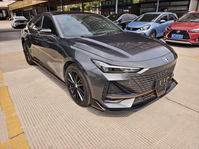 Changan UNI-V 2022 1.5T Sport – фото 3