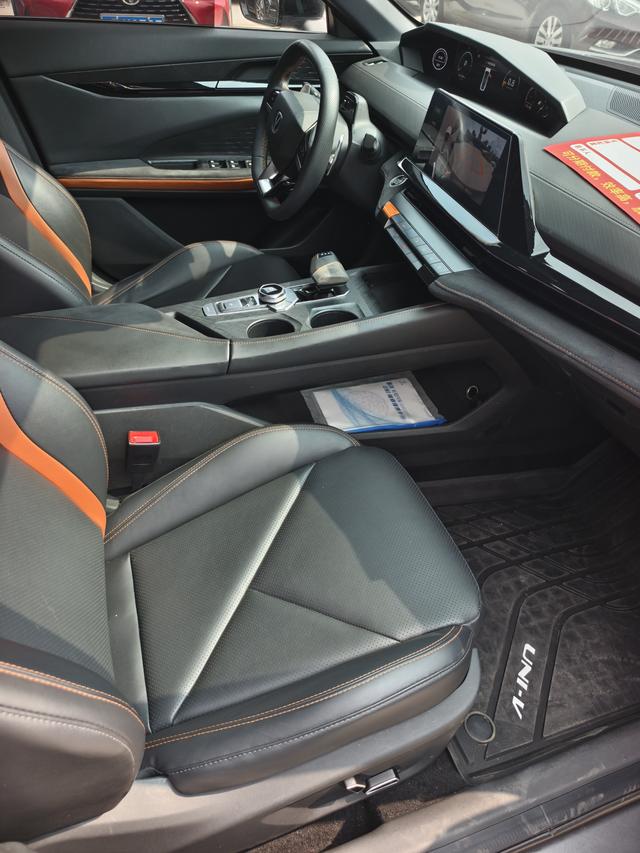 Changan UNI-V 2022 1.5T Sport – фото 4