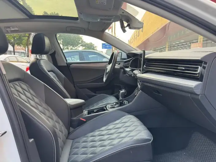 Volkswagen Sagitar 2023 Model 300TSI DSG Beyond Edition – фото 7
