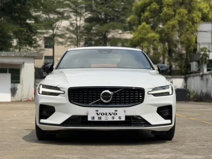 Volvo S60 2024 Model B5 Smart Elegance Sports Edition – фото 2