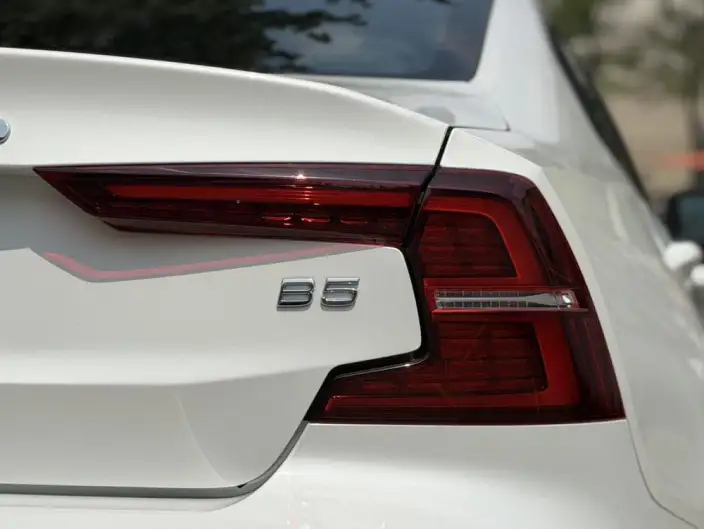 Volvo S60 2024 Model B5 Smart Elegance Sports Edition – фото 8