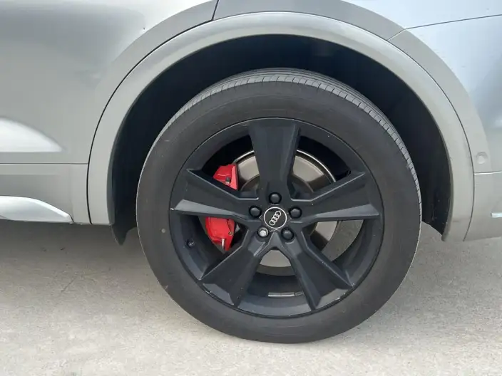 Audi Q5L 2022 Model 45T Luxury Dynamic Model – фото 6