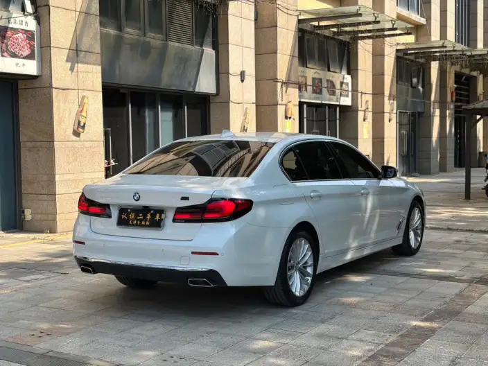 BMW 5 Series 2022 Model 525Li Luxury Set – фото 6