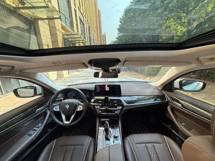 BMW 5 Series 2022 Model 525Li Luxury Set – фото 7