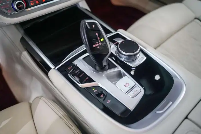 BMW 7 Series 2019 Model Facelift 750Li xDrive V8 M Sports Set – фото 8