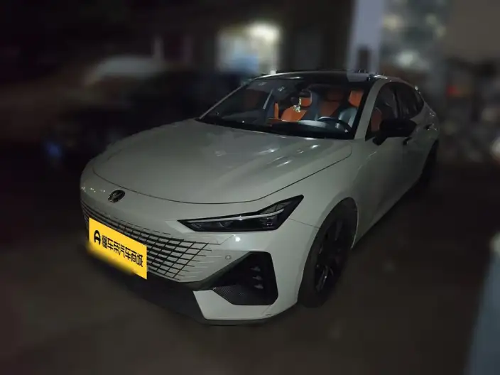 Changan UNI-V 2022 Model 1.5T Noble Model – фото 1