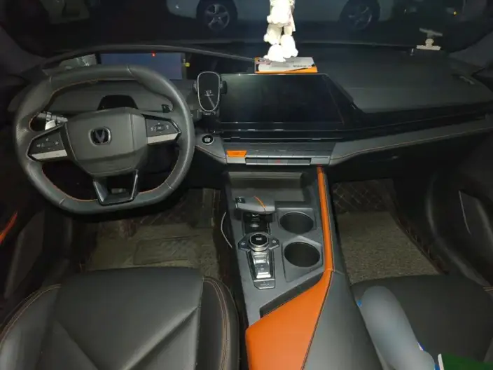 Changan UNI-V 2022 Model 1.5T Noble Model – фото 5
