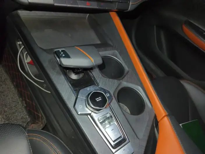 Changan UNI-V 2022 Model 1.5T Noble Model – фото 9