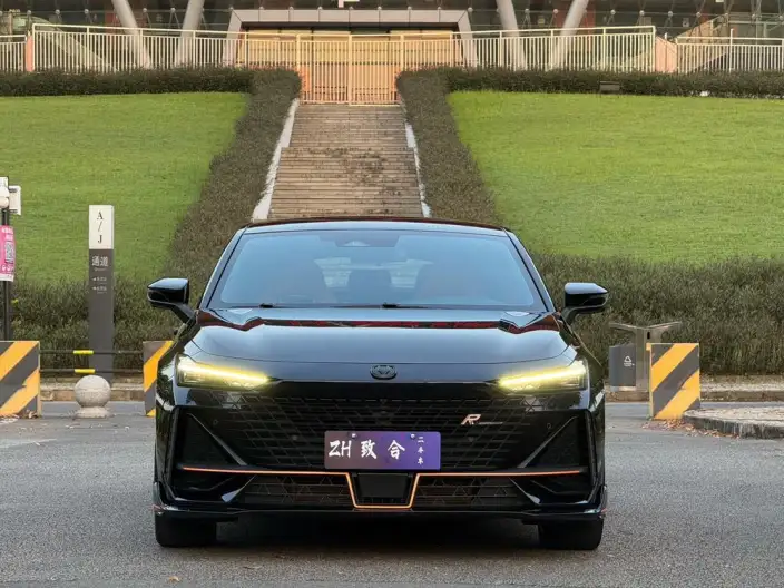 Changan UNI-V 2023 Model 1.5T Sports Edition – фото 2