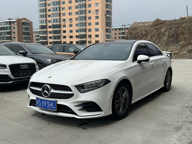 Mercedes-Benz A-class 2022 A 180 L – фото 1