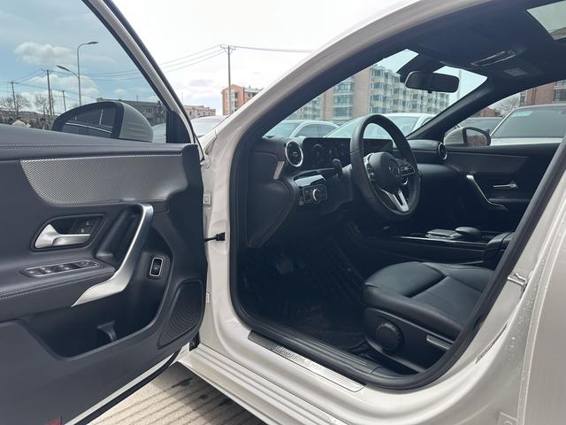 Mercedes-Benz A-class 2022 A 180 L – фото 7