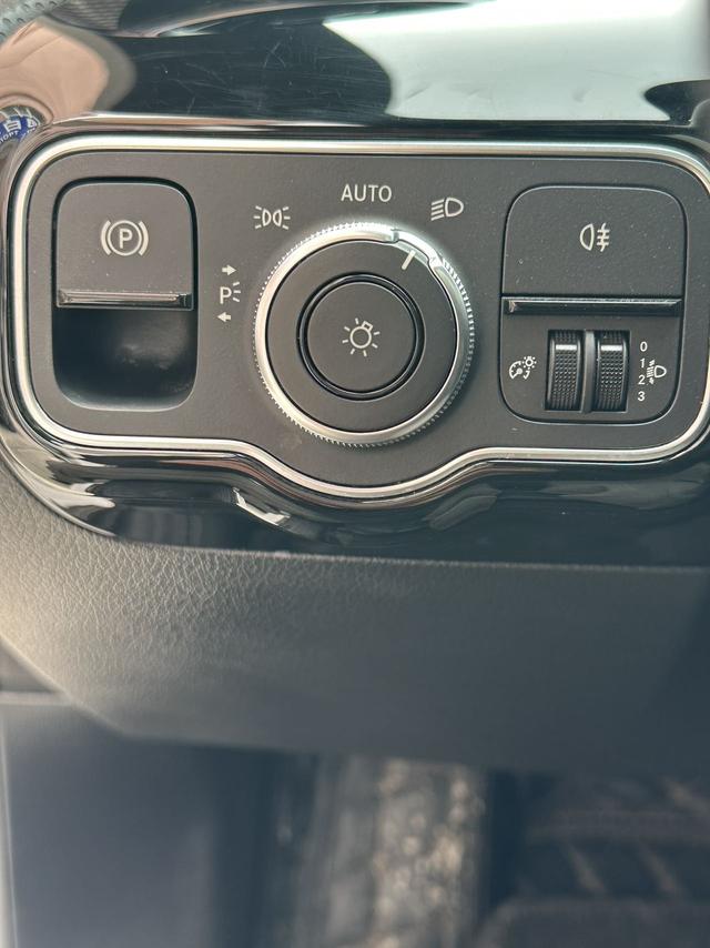 Mercedes-Benz A-class 2022 A 180 L – фото 8