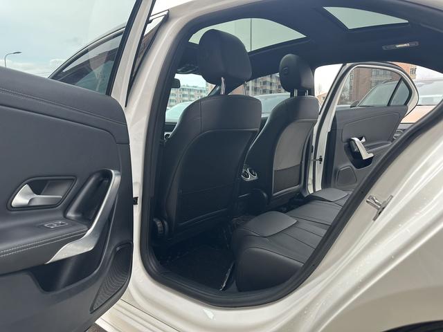 Mercedes-Benz A-class 2022 A 180 L – фото 13