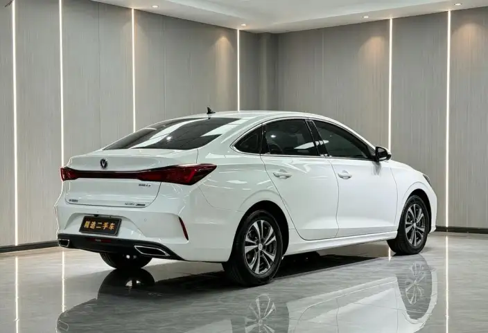 Changan Eado 2022 Model PLUS Blue whale NE 1.4T GDI DCT Noble Model – фото 6