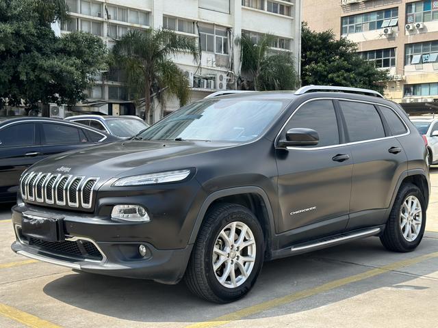 Jeep Cherokee 2016 модификация 2.4L Pro f essional edition – фото 1