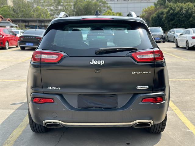 Jeep Cherokee 2016 модификация 2.4L Pro f essional edition – фото 5