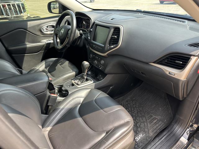 Jeep Cherokee 2016 модификация 2.4L Pro f essional edition – фото 10