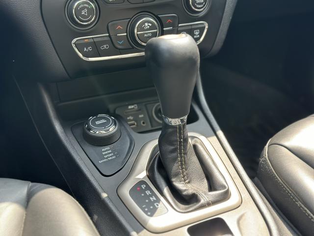Jeep Cherokee 2016 модификация 2.4L Pro f essional edition – фото 15