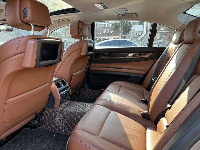 BMW 7 Series 2009 740Li Advantage – фото 9