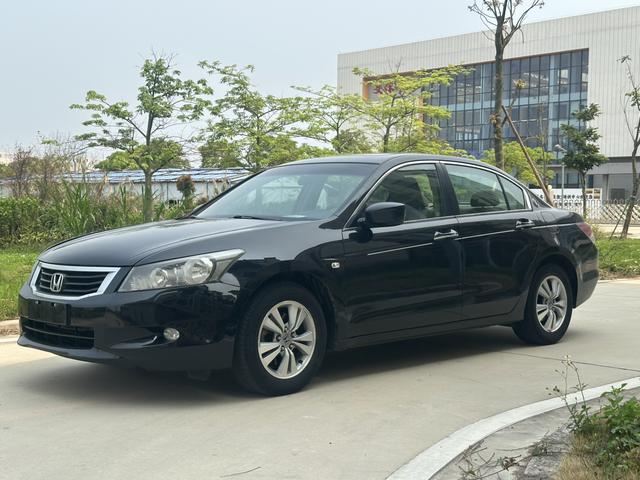 Honda Accord 2010 модификация 2.4L LX – фото 1