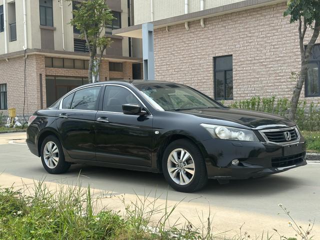 Honda Accord 2010 модификация 2.4L LX – фото 3