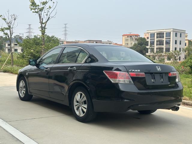 Honda Accord 2010 модификация 2.4L LX – фото 6
