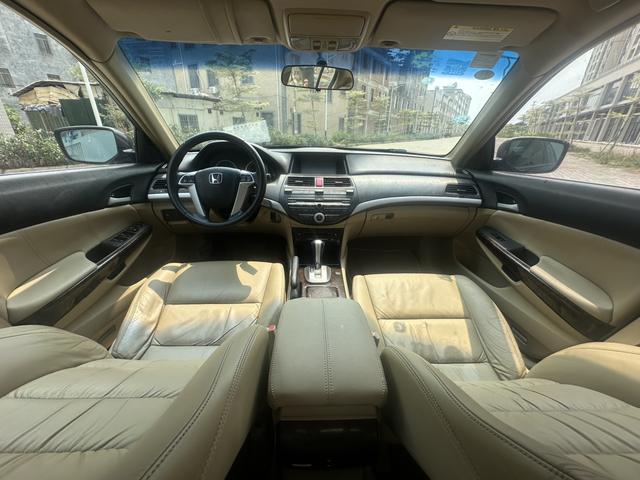 Honda Accord 2010 модификация 2.4L LX – фото 8