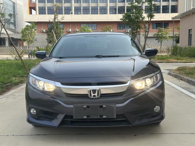 Honda Civic 2016 220TURBO CVT Luxury – фото 2