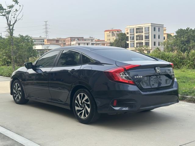 Honda Civic 2016 220TURBO CVT Luxury – фото 6