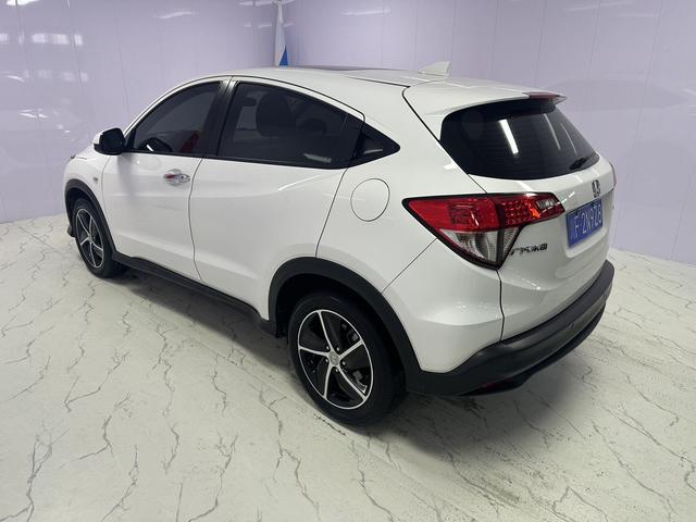 Honda Vezel Модель 2020 года 1.5L CVT Elite Edition – фото 6