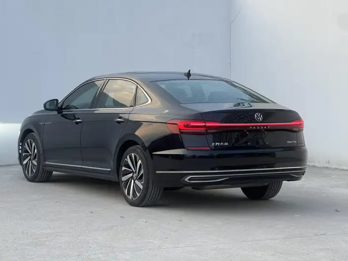 Volkswagen Passat 2023 Model Facelift 330TSI Deluxe Edition – фото 4