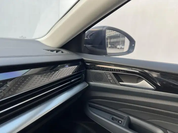 Volkswagen Passat 2023 Model Facelift 330TSI Deluxe Edition – фото 9