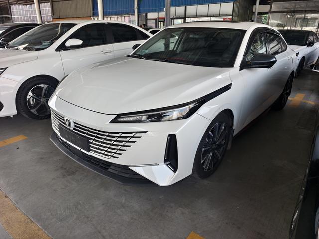 Changan Yida 2023 1.5T GDI Automatic Premium – фото 1
