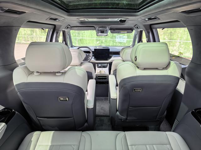 ZEEKR 009 2024 7-seat Aisle AWD 108kWh – фото 15