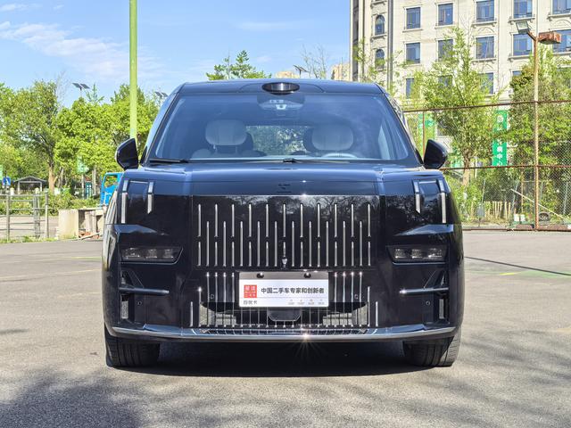 ZEEKR 009 2024 модификация VI seat Executive Edition 4WD 108kWh – фото 2