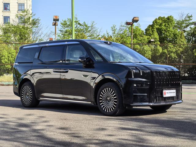 ZEEKR 009 2024 модификация VI seat Executive Edition 4WD 108kWh – фото 3
