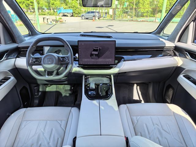ZEEKR 009 2024 модификация VI seat Executive Edition 4WD 108kWh – фото 17