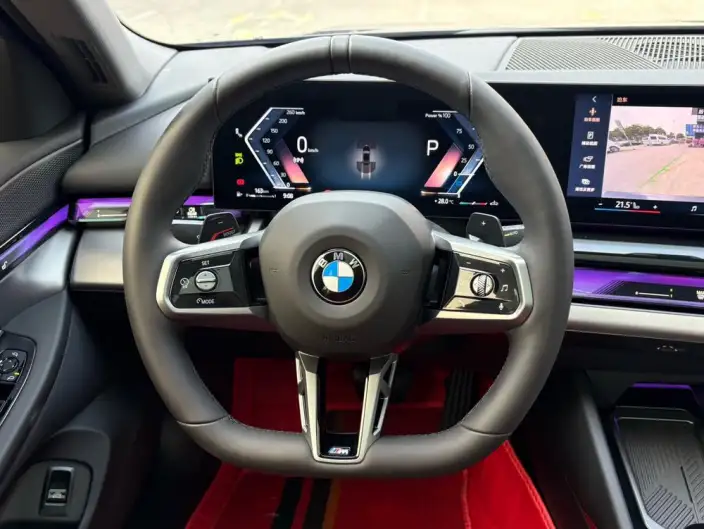 BMW 5 Series 2026 Model 525Li M Sports Set – фото 10