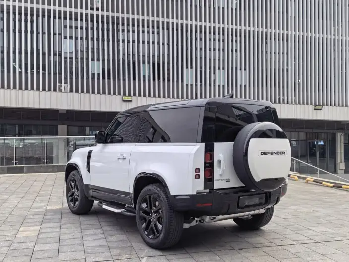 Land Rover Defender 2022 Model 90 P400 XS – фото 4