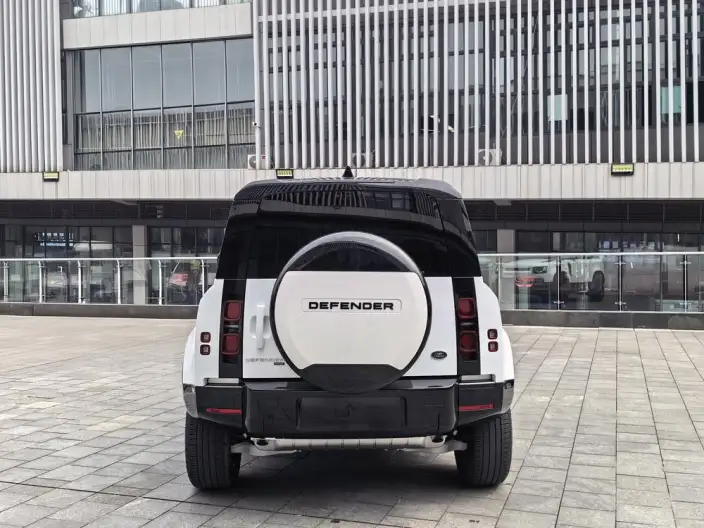 Land Rover Defender 2022 Model 90 P400 XS – фото 5