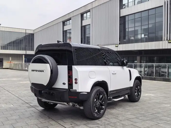 Land Rover Defender 2022 Model 90 P400 XS – фото 6