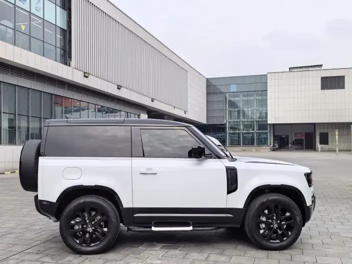 Land Rover Defender 2022 Model 90 P400 XS – фото 7