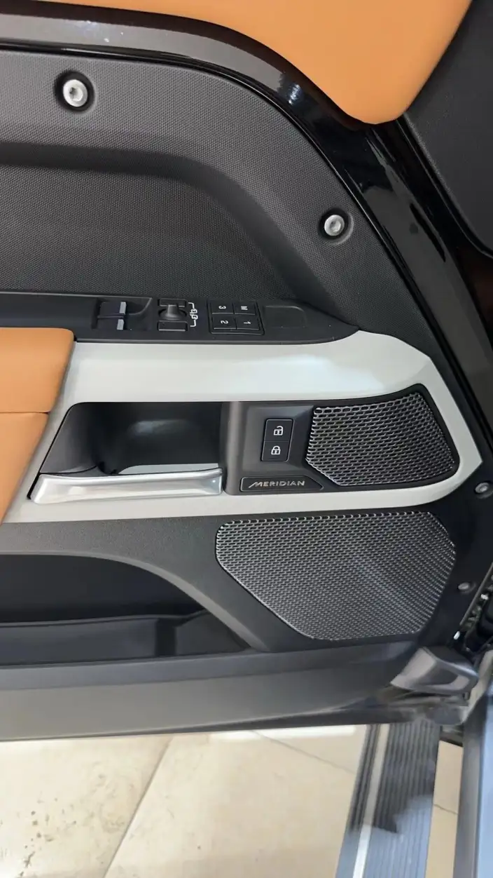 Land Rover Defender 2024 Model 90 3.0T P400 HSE – фото 6