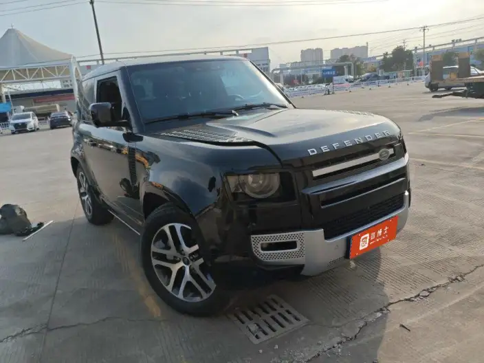 Land Rover Defender 2023 Model 90 2.0T P300 SE – фото 2