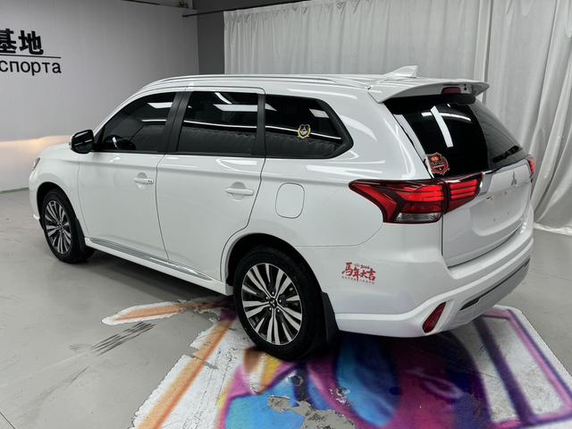 Mitsubishi Outlander 2021 2.0L 2WD Premium 5-Seater