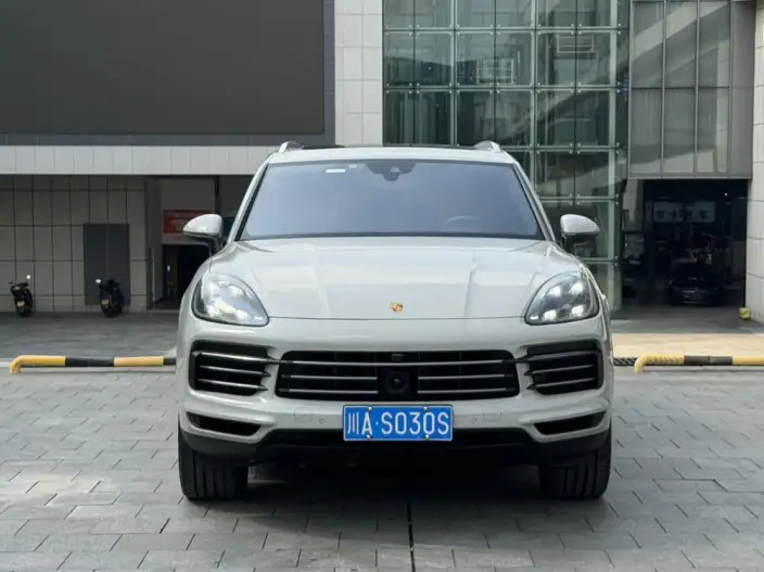 Cayenne 2019 Model Cayenne 3.0T – фото 2
