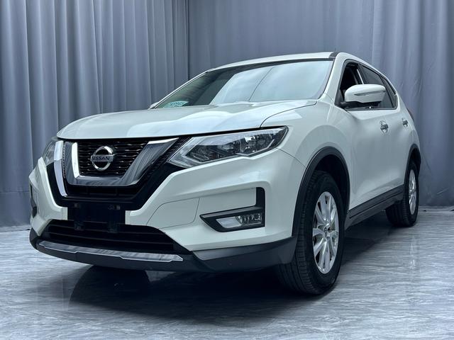Nissan X-Trail 2017 модификация 2.0L CVT VII seat Com f ort Edition 2WD – фото 1