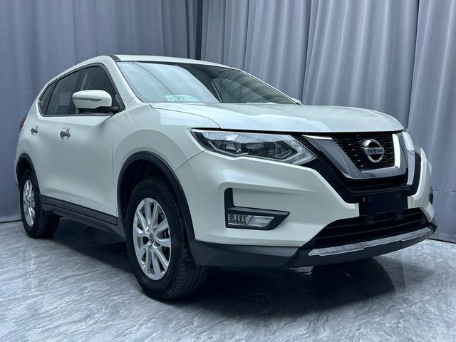 Nissan X-Trail 2017 модификация 2.0L CVT VII seat Com f ort Edition 2WD – фото 2