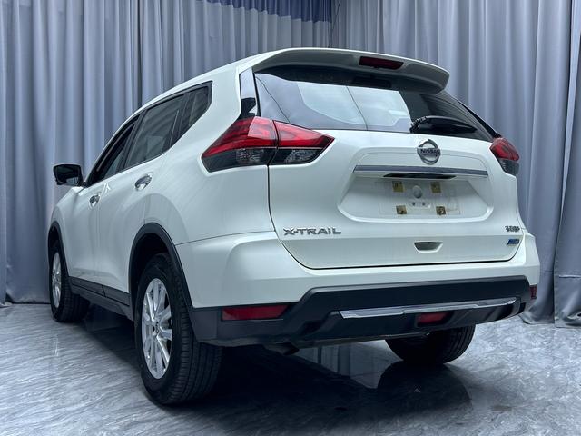 Nissan X-Trail 2017 модификация 2.0L CVT VII seat Com f ort Edition 2WD – фото 8