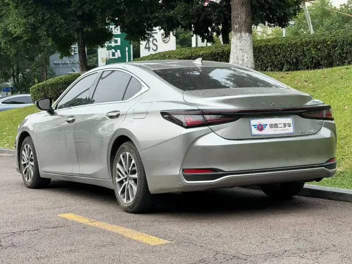 Lexus ES 2024 Model 200 Premium – фото 4